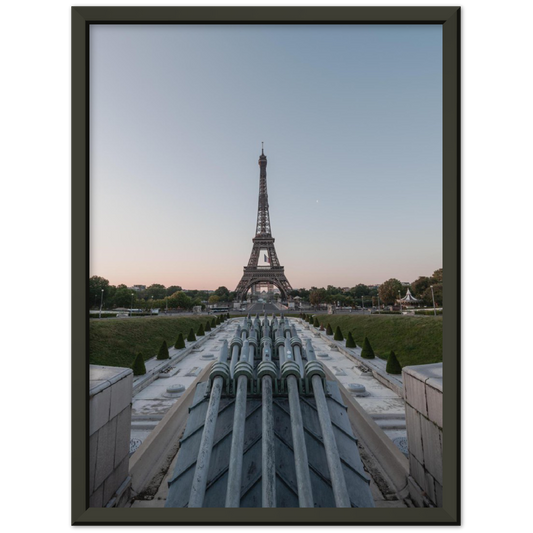 Eiffel Tower in the morning - Tour Eiffel le matin